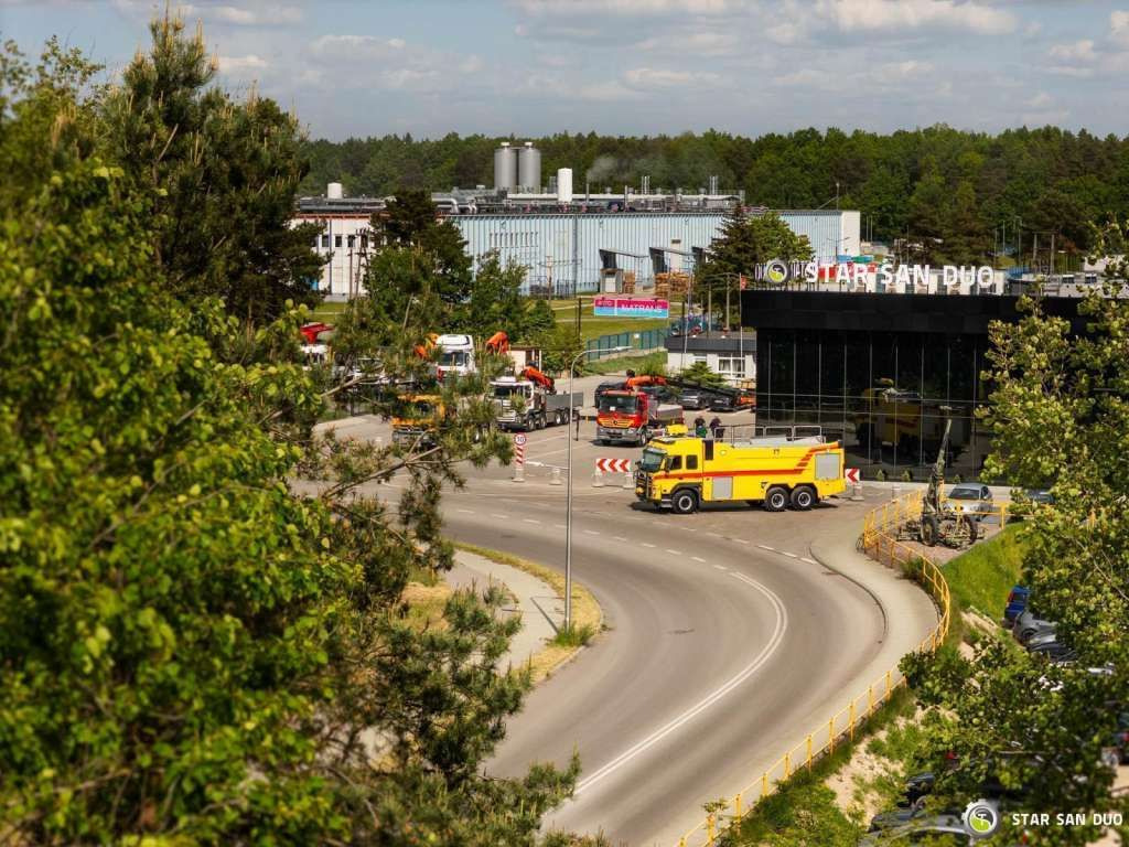 Volvo FM 460 6x6 Rosenbauer Fire Truck LSP Water Tank - Tovornjak: slika 4 Volvo FM 460 6x6 Rosenbauer Fire Truck LSP Water Tank - Tovornjak: slika 4
