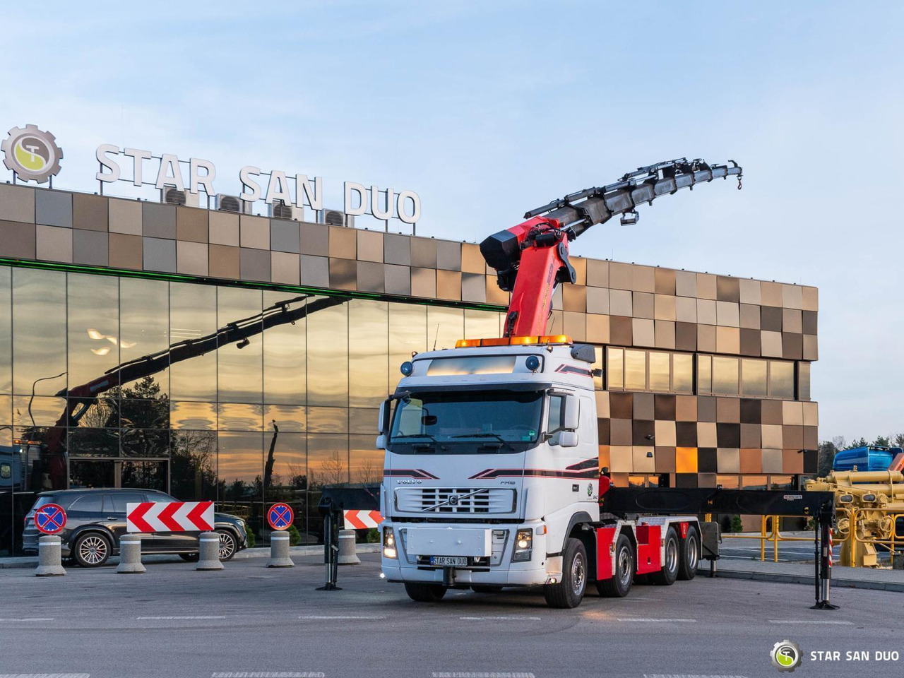 - Vlačilec: slika 3 - Vlačilec: slika 3