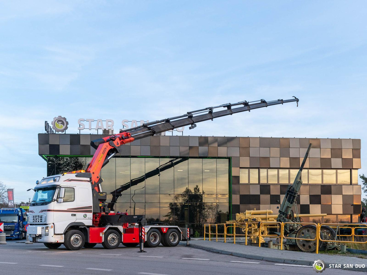 - Vlačilec: slika 4 - Vlačilec: slika 4