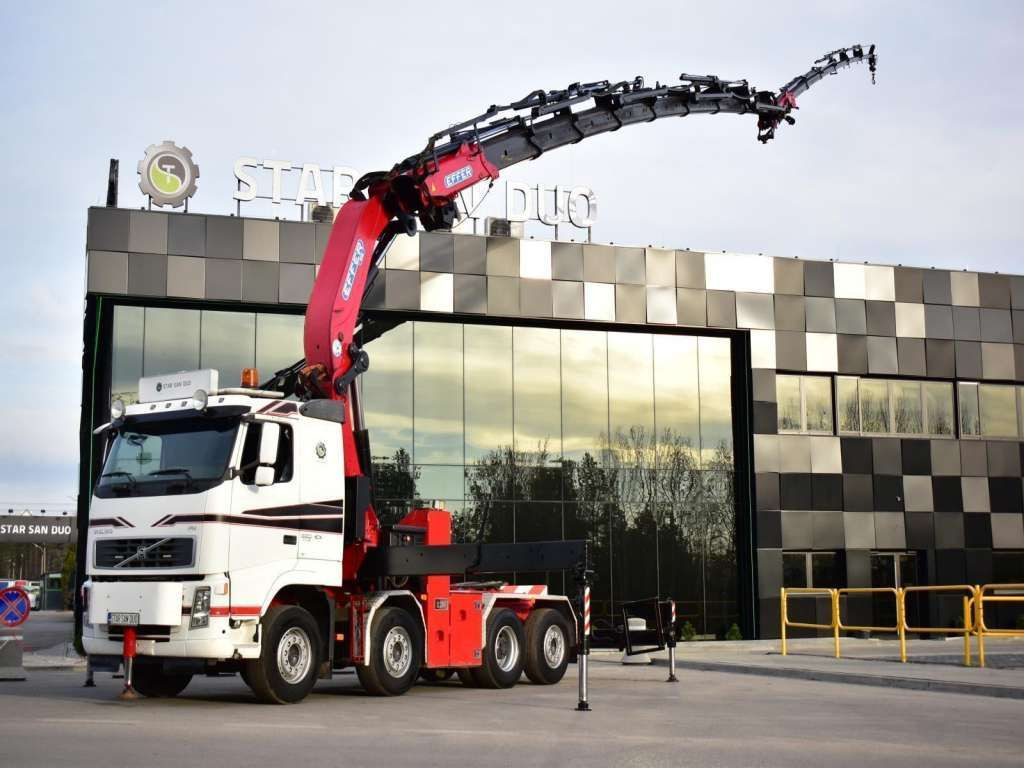 Volvo FH 520 8x2 EFFER 850 Fly Jib Winch 5th - Vlačilec: slika 5 Volvo FH 520 8x2 EFFER 850 Fly Jib Winch 5th - Vlačilec: slika 5