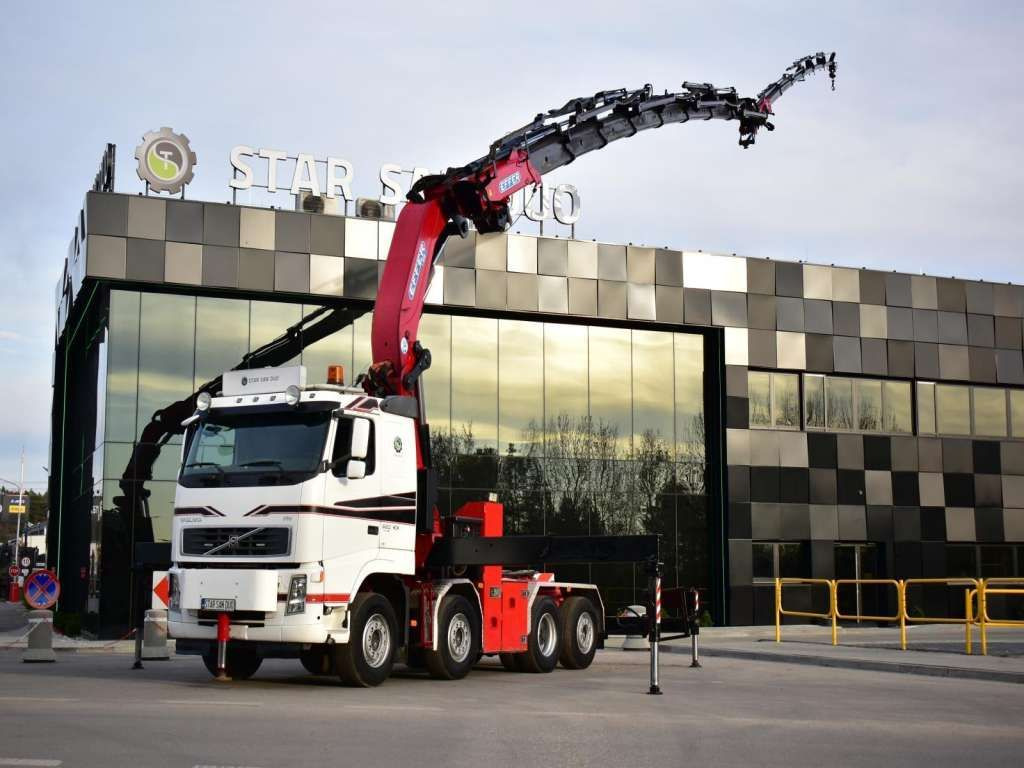 Volvo FH 520 8x2 EFFER 850 Fly Jib Winch 5th - Tovornjak z dvigalom, Vlačilec: slika 1 Volvo FH 520 8x2 EFFER 850 Fly Jib Winch 5th - Tovornjak z dvigalom, Vlačilec: slika 1