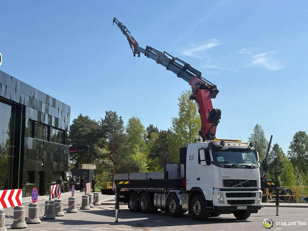 Volvo FH 520 8x4 HMF THOR K6 Fly Jib Euro 4 Winch - Tovornjak z dvigalom: slika 2 Volvo FH 520 8x4 HMF THOR K6 Fly Jib Euro 4 Winch - Tovornjak z dvigalom: slika 2