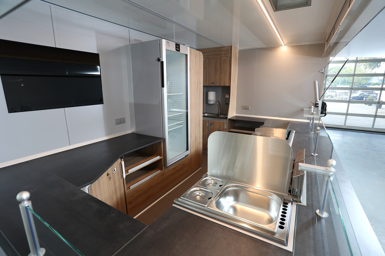 Mobil BORCO HÖHNS - Tovornjak s hrano: slika 2 Mobil BORCO HÖHNS - Tovornjak s hrano: slika 2