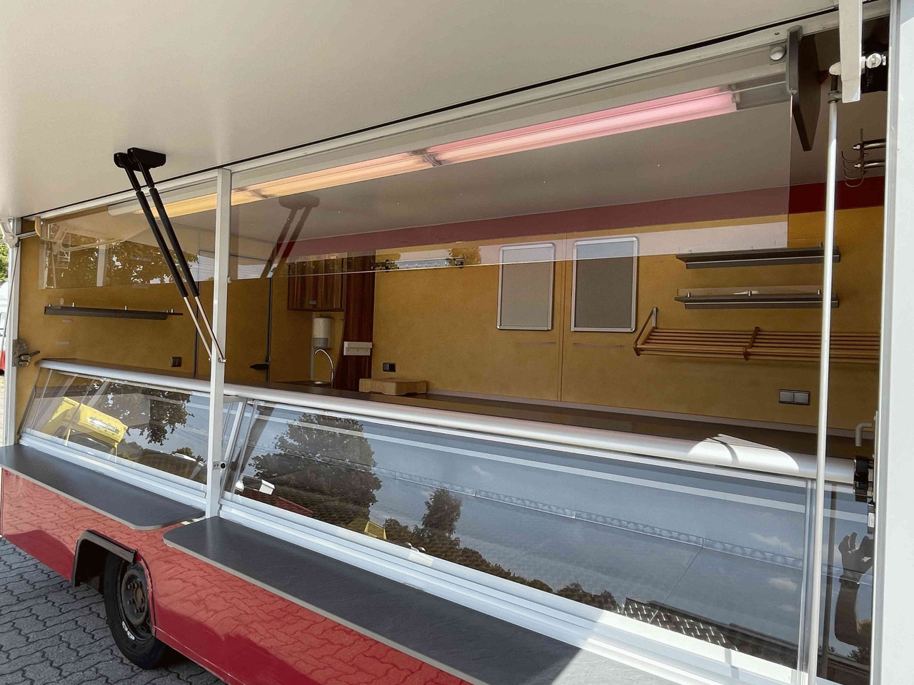 Mobil BORCO HÖHNS - Tovornjak s hrano: slika 4 Mobil BORCO HÖHNS - Tovornjak s hrano: slika 4