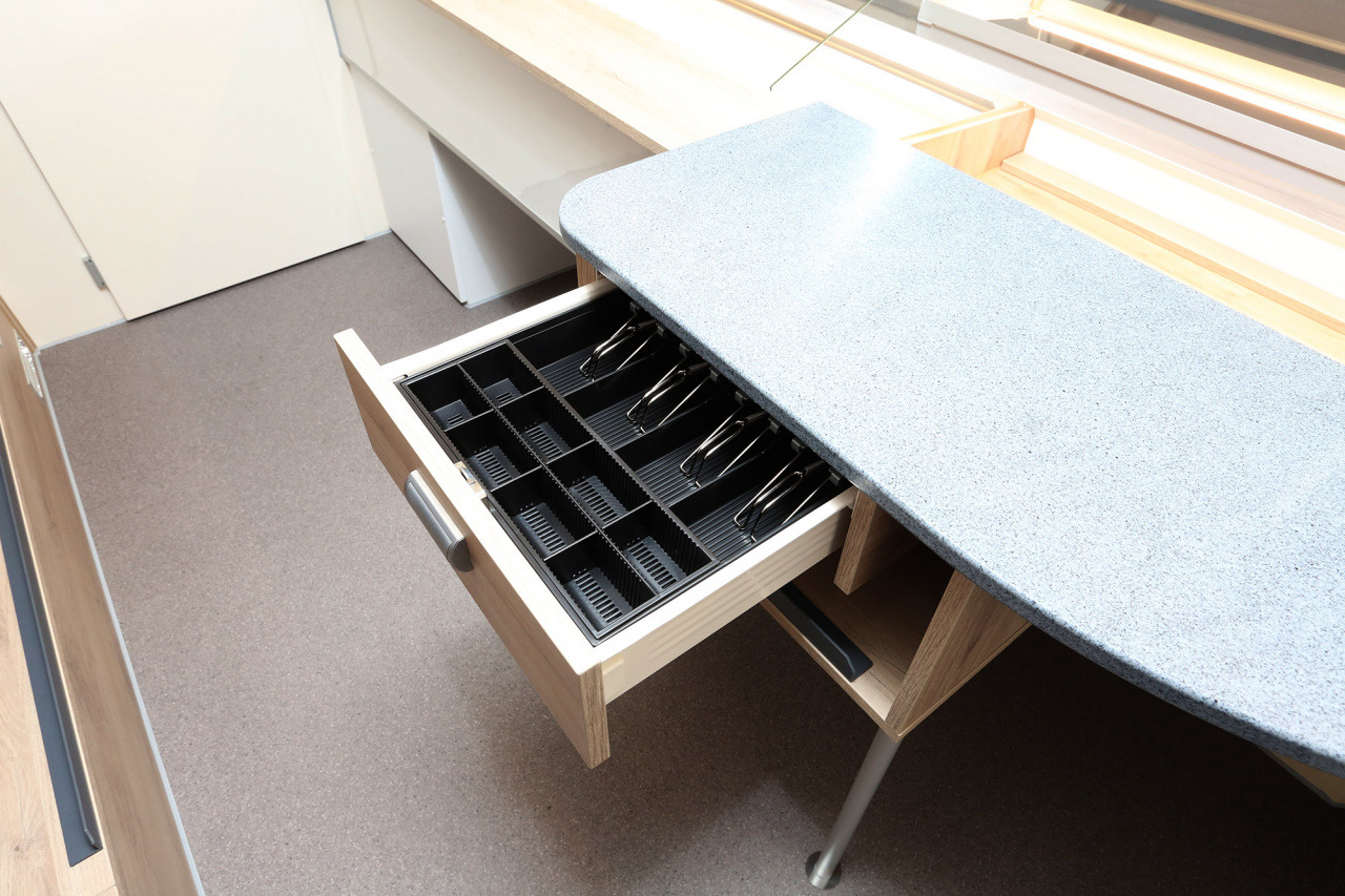 Tourenmobil BORCO HÖHNS - Tovornjak s hrano: slika 4 Tourenmobil BORCO HÖHNS - Tovornjak s hrano: slika 4