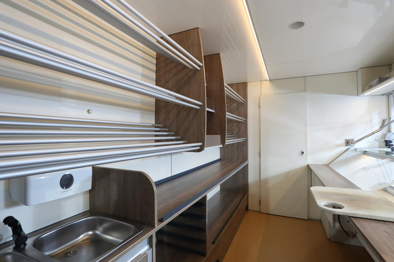 Tourenmobil BORCO HÖHNS - Tovornjak s hrano: slika 2 Tourenmobil BORCO HÖHNS - Tovornjak s hrano: slika 2