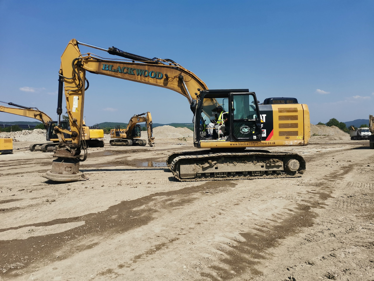 CATERPILLAR 320 F - Bager goseničar: slika 1 CATERPILLAR 320 F - Bager goseničar: slika 1