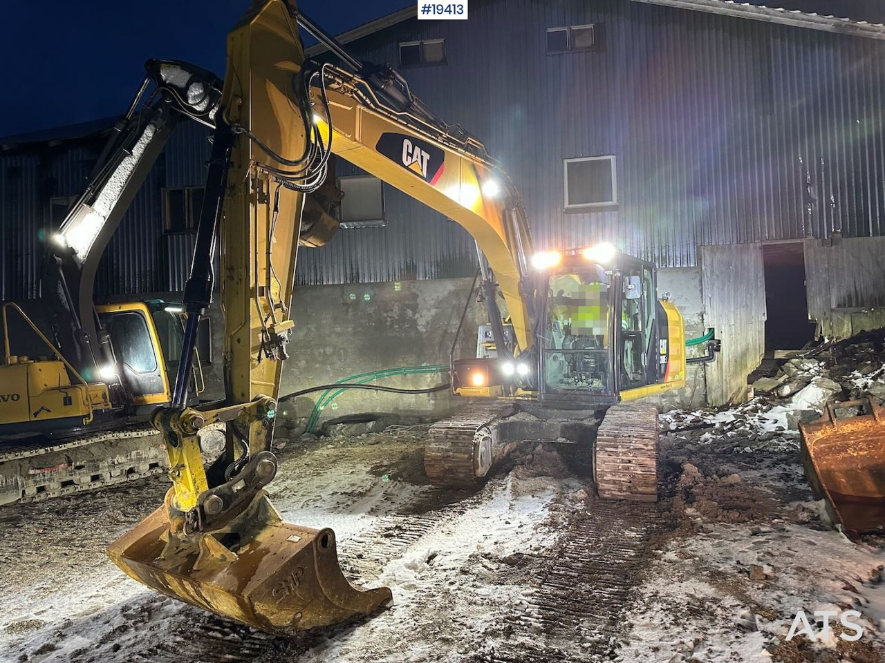 CAT 318EL crawler excavator w/ Cleaning bucket, tooth bucket and rototilt. WATCH VIDEO. - Bager: slika 1 CAT 318EL crawler excavator w/ Cleaning bucket, tooth bucket and rototilt. WATCH VIDEO. - Bager: slika 1