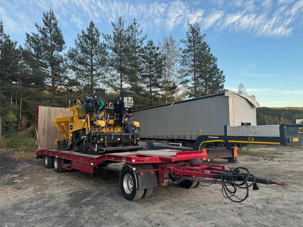 Caterpillar AP 300 - Asfaltni finišer: slika 1 Caterpillar AP 300 - Asfaltni finišer: slika 1