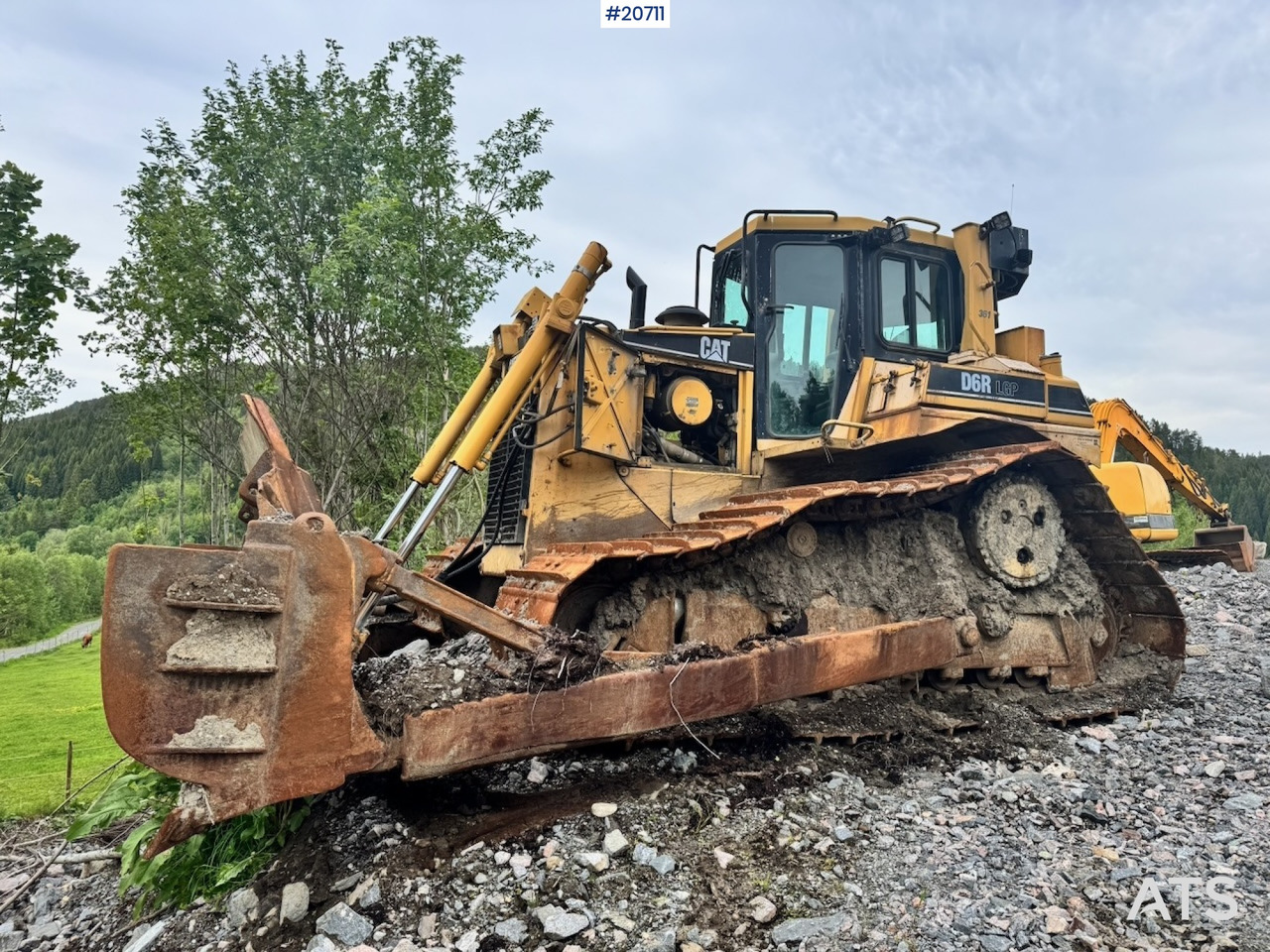 Caterpillar D6R LGP - Buldožer: slika 2 Caterpillar D6R LGP - Buldožer: slika 2