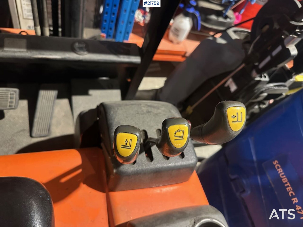 Daewoo B20T truck m/ 4,5 m løftehøyde - Nizko noseča polprikolica: slika 4 Daewoo B20T truck m/ 4,5 m løftehøyde - Nizko noseča polprikolica: slika 4