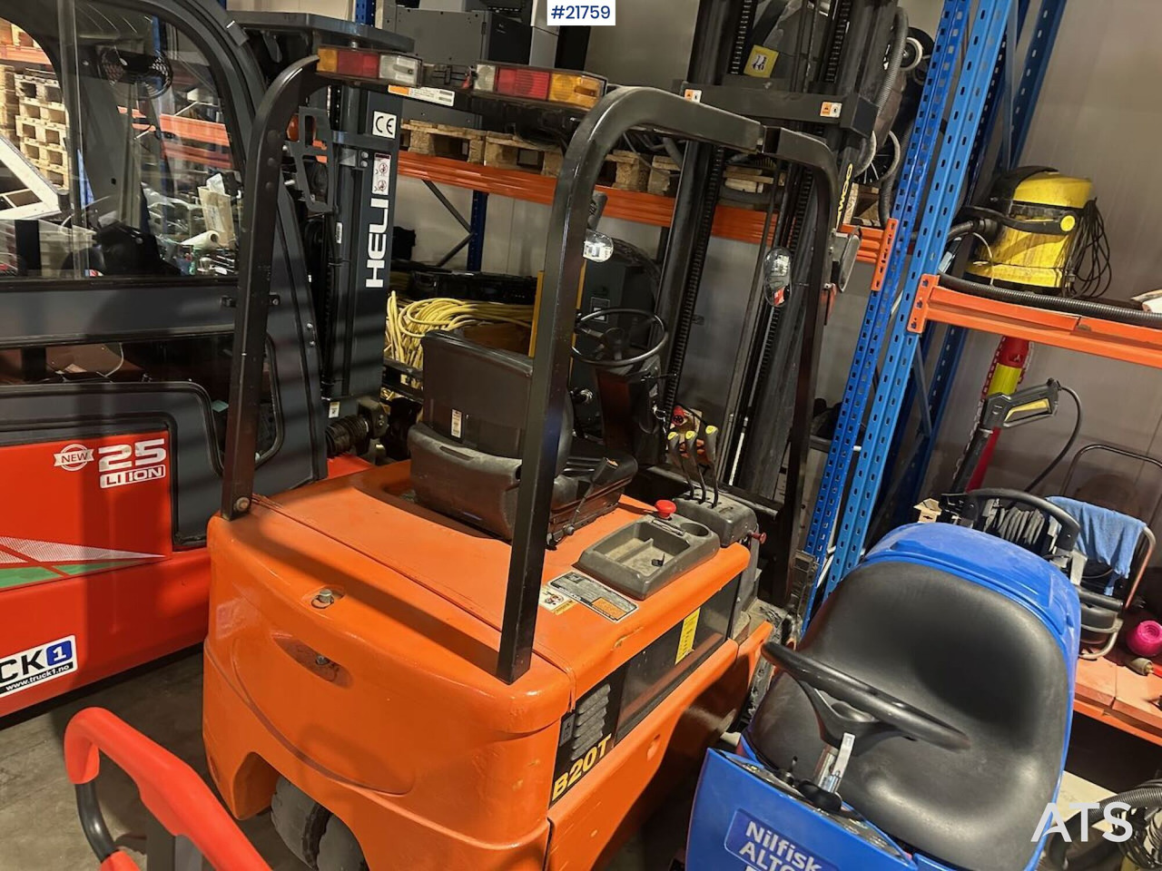 Daewoo B20T truck m/ 4,5 m løftehøyde - Nizko noseča polprikolica: slika 1 Daewoo B20T truck m/ 4,5 m løftehøyde - Nizko noseča polprikolica: slika 1