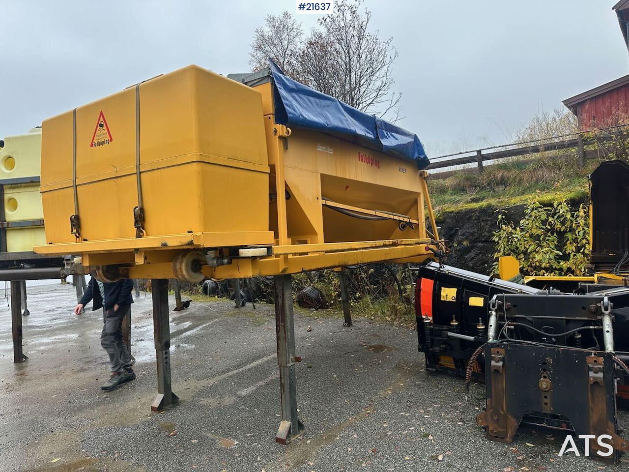 Falköping 2010 Falköping mixer C-7 - Posipalnik peska/ Soli: slika 1 Falköping 2010 Falköping mixer C-7 - Posipalnik peska/ Soli: slika 1