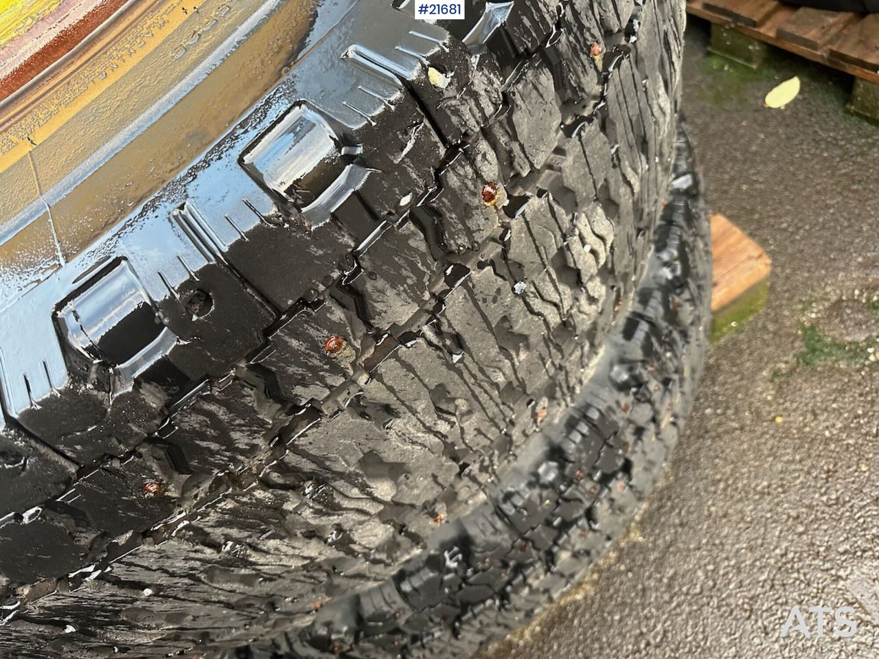 Hilo Dekkene har stått på en Volvo L60E - Gume in platišča za Gradbeni stroj: slika 2 Hilo Dekkene har stått på en Volvo L60E - Gume in platišča za Gradbeni stroj: slika 2