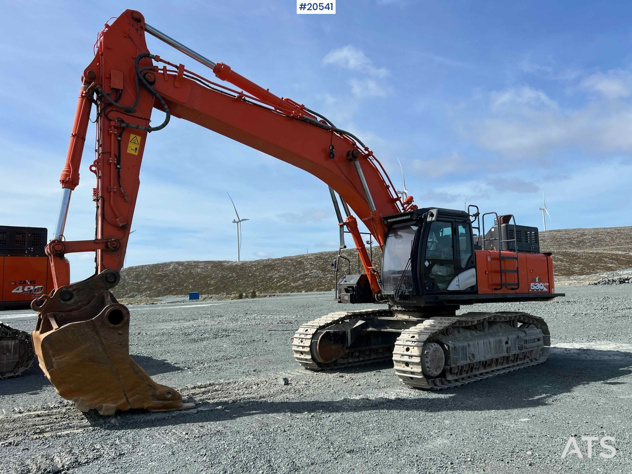 Hitachi zx530LCH-6 gravemaskin m/ graveskuffe. SE VIDEO - Bager: slika 1 Hitachi zx530LCH-6 gravemaskin m/ graveskuffe. SE VIDEO - Bager: slika 1
