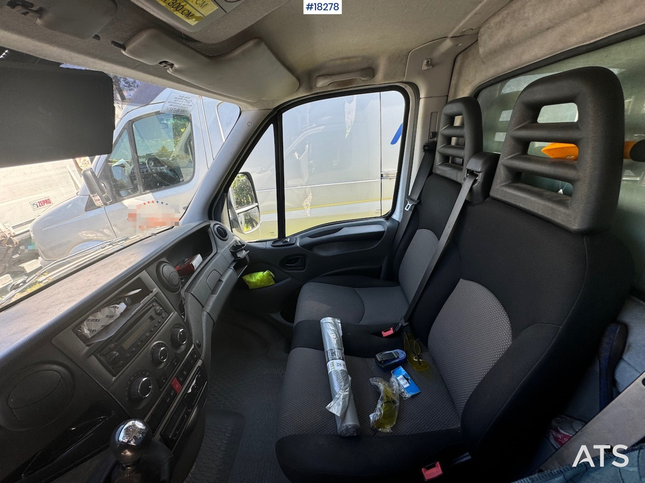 Tovornjak zabojnik Iveco 50C17: slika 23