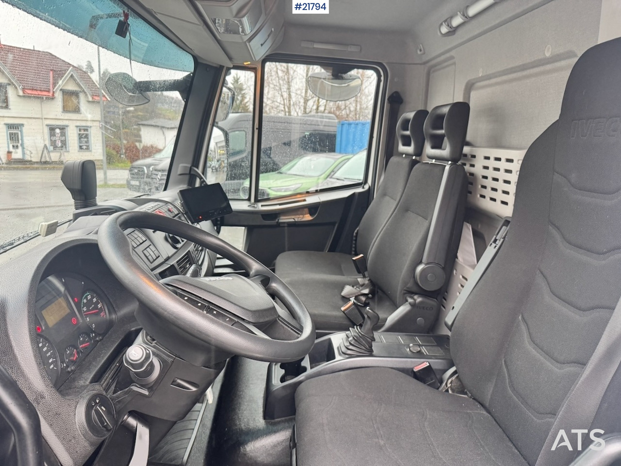 Tovornjak zabojnik Iveco 75E-210: slika 30