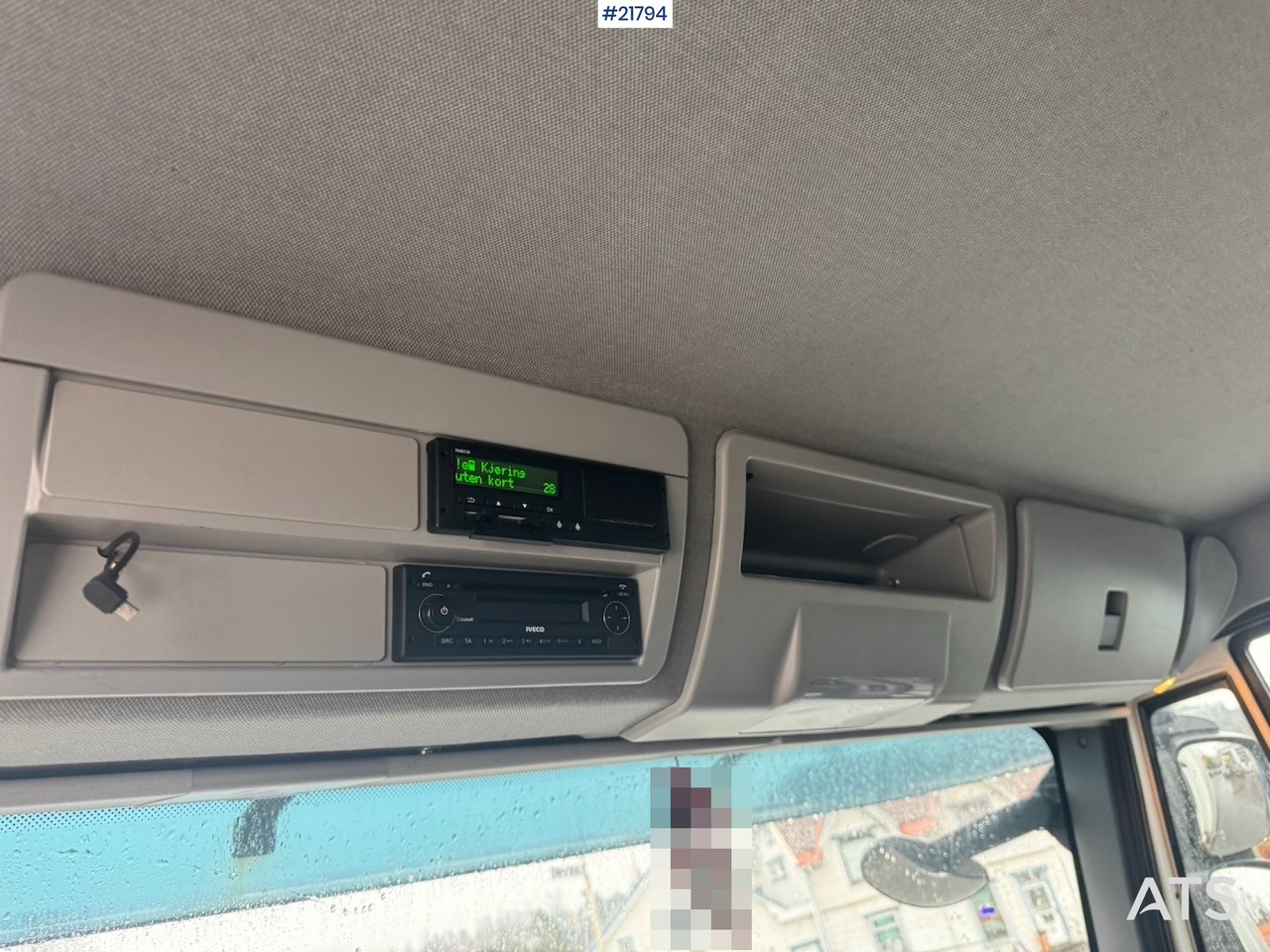 Tovornjak zabojnik Iveco 75E-210: slika 38