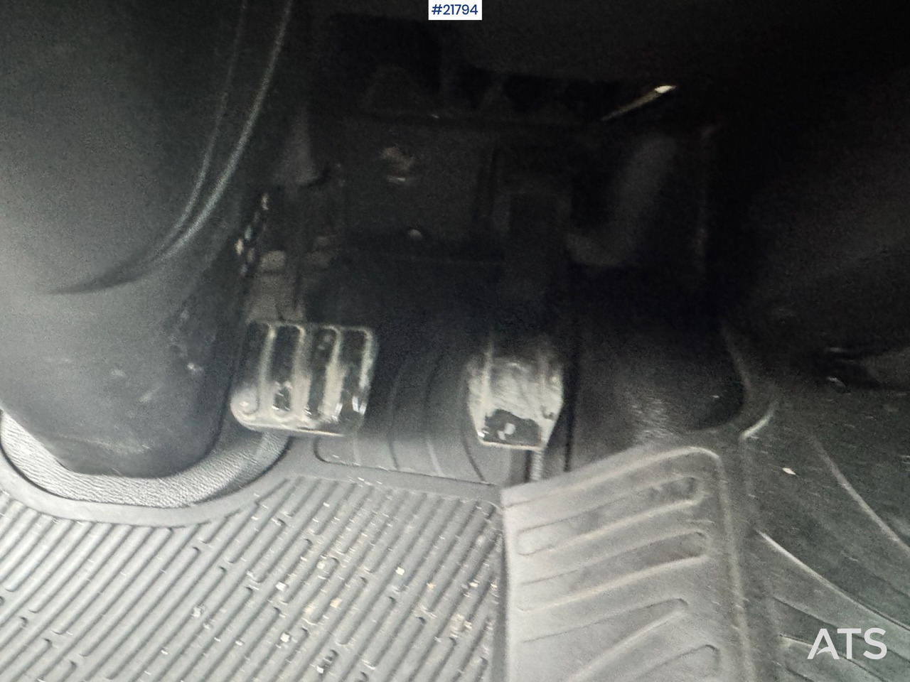 Tovornjak zabojnik Iveco 75E-210: slika 36