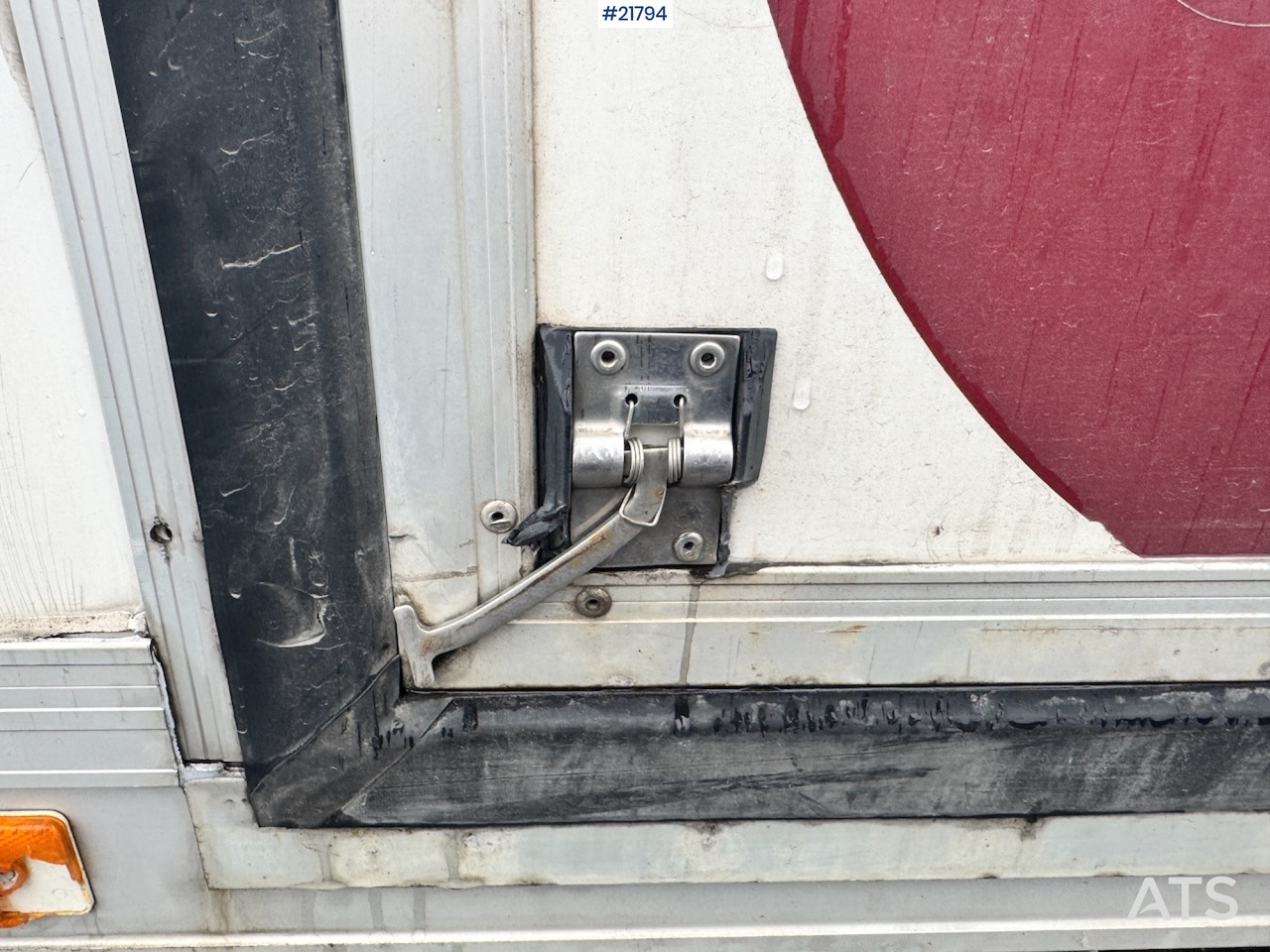 Tovornjak zabojnik Iveco 75E-210: slika 23