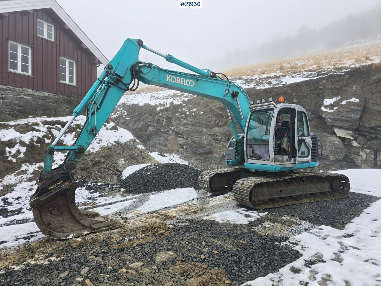 Kobelco SK135 SR LC Beltegraver m/ Graveskuffe og hydraulisk pusseskuffe - Bager goseničar: slika 1 Kobelco SK135 SR LC Beltegraver m/ Graveskuffe og hydraulisk pusseskuffe - Bager goseničar: slika 1