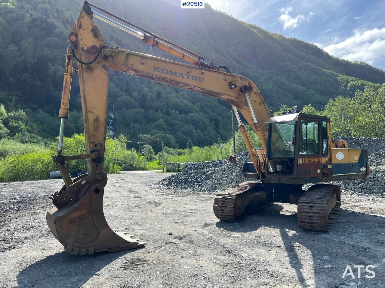 Komatsu PC200-3 - Bager: slika 2 Komatsu PC200-3 - Bager: slika 2