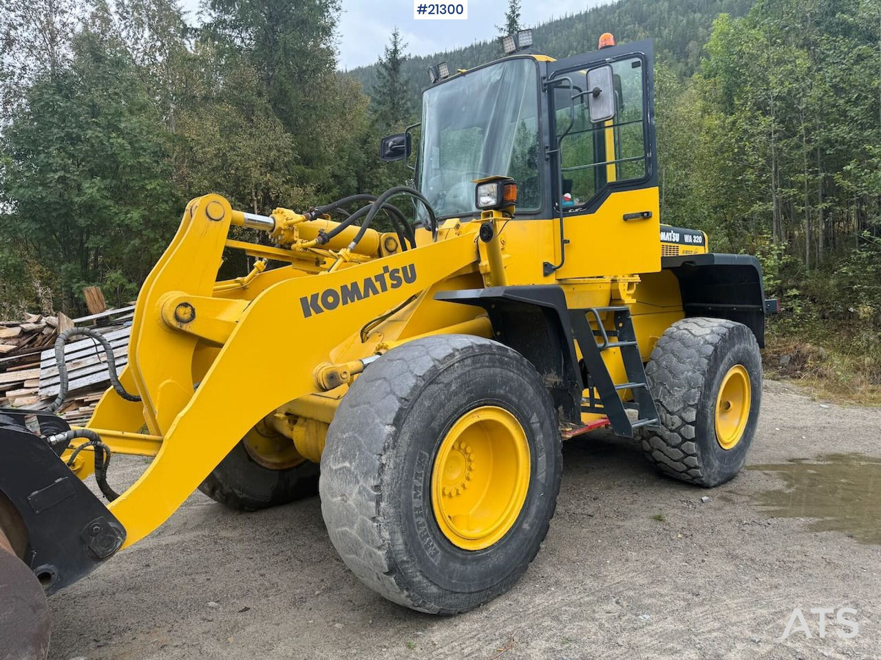 Komatsu WA320-3H - Kolesni nakladalec: slika 2 Komatsu WA320-3H - Kolesni nakladalec: slika 2