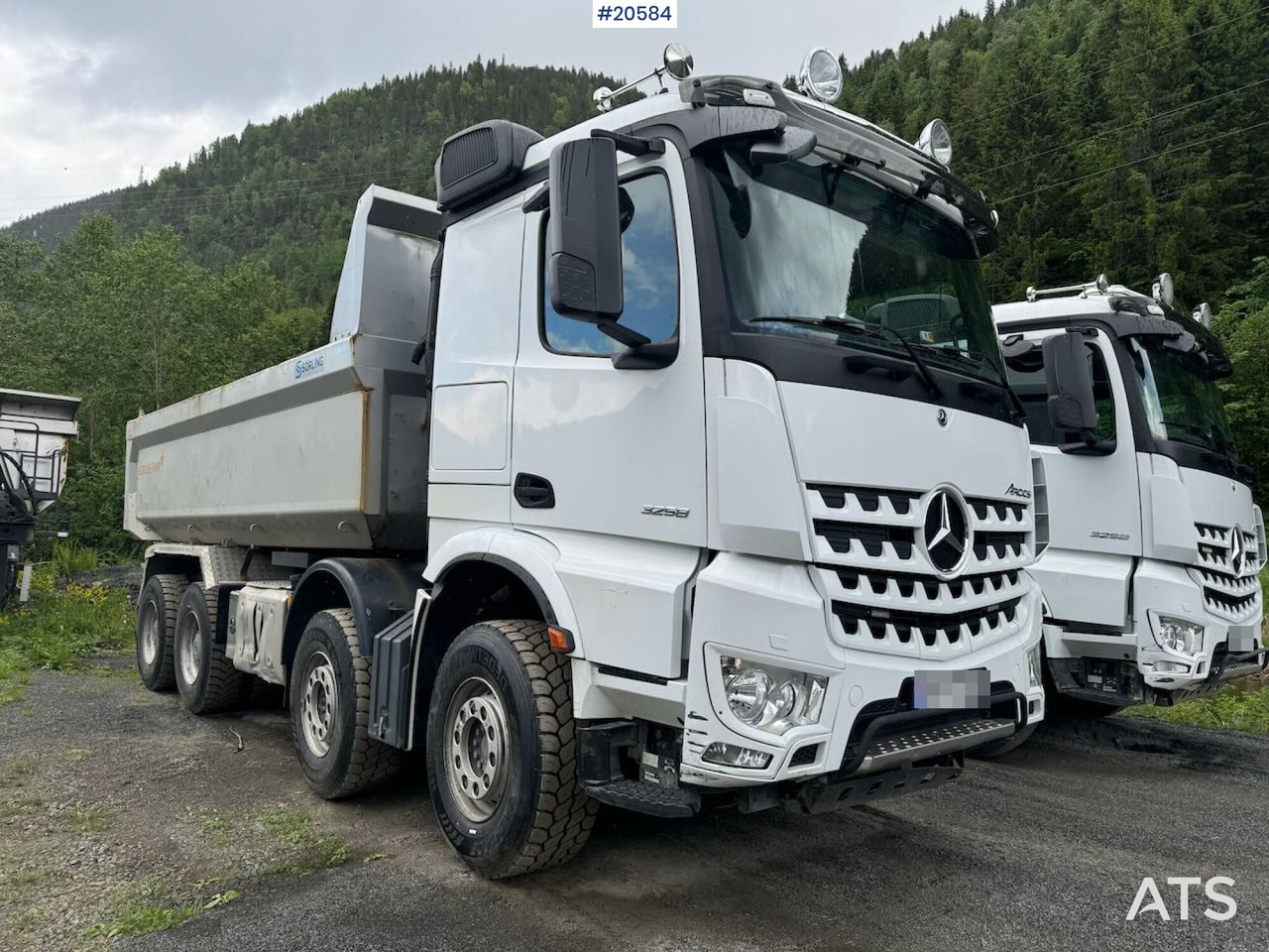 Mercedes Arocs 3258 - Tovornjak prekucnik: slika 2 Mercedes Arocs 3258 - Tovornjak prekucnik: slika 2
