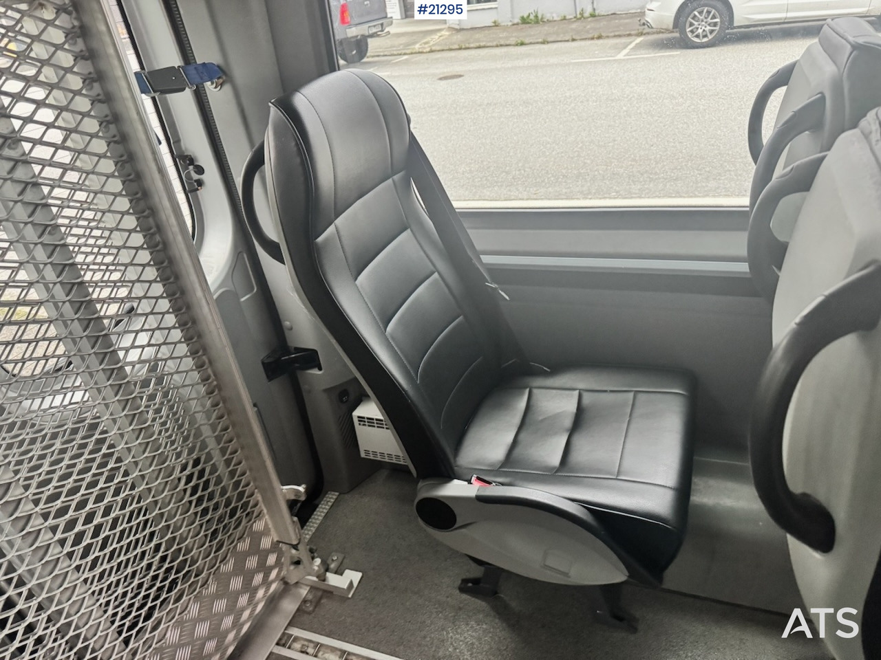 Minibus, Potniški kombi Mercedes Sprinter 316: slika 21