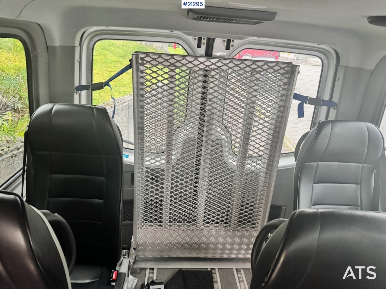 Minibus, Potniški kombi Mercedes Sprinter 316: slika 20