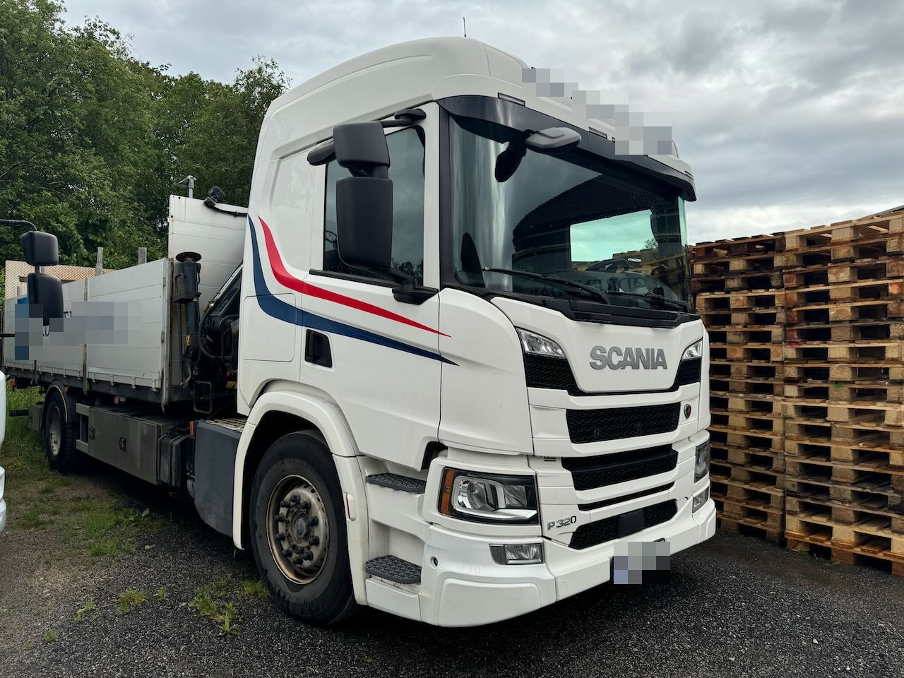 Scania P320 - Tovornjak z dvigalom, Tovornjak s kesonom: slika 2 Scania P320 - Tovornjak z dvigalom, Tovornjak s kesonom: slika 2