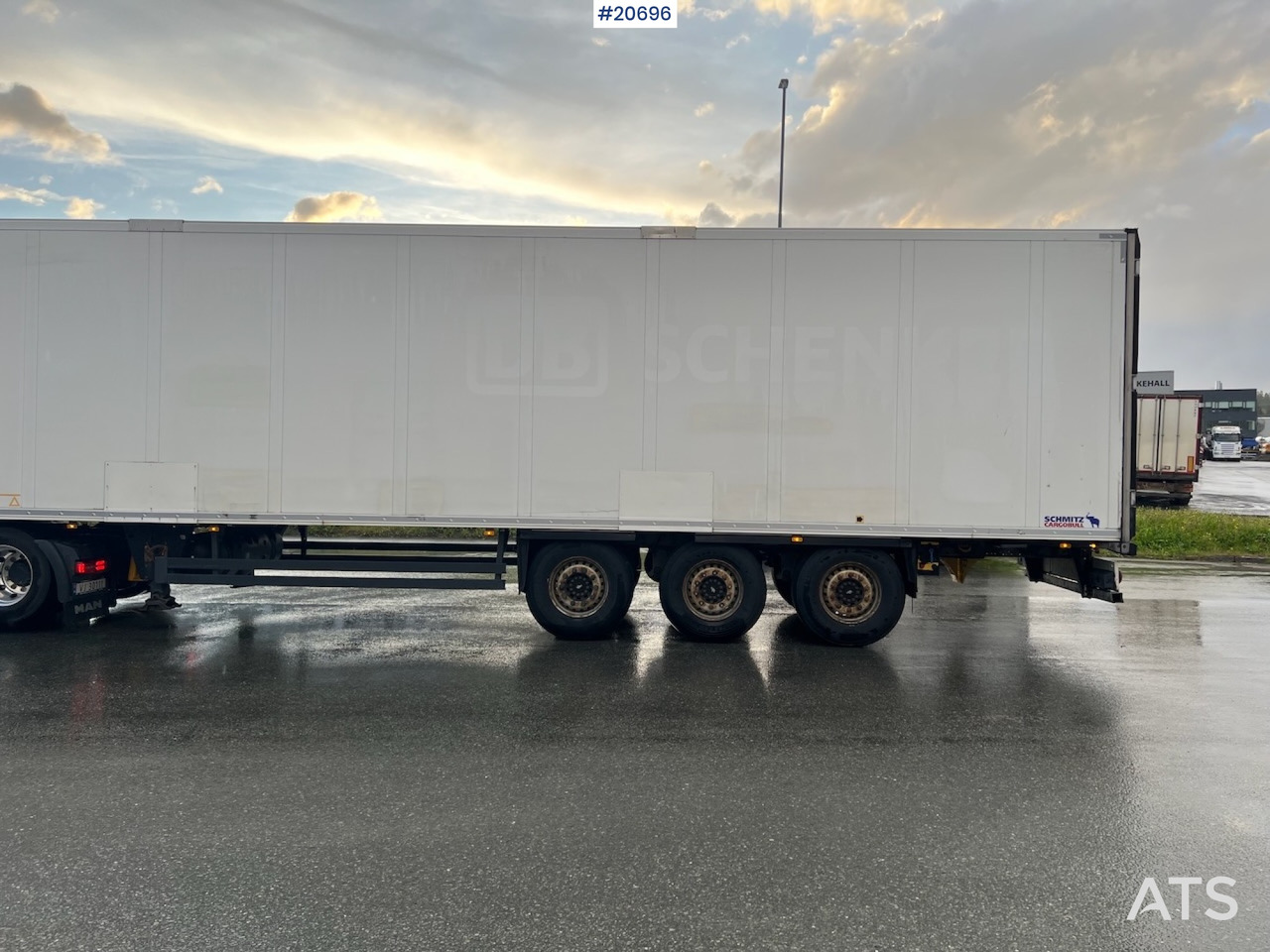 Schmitz thermotralle m/ Ny FRC godkjenning til 6/2028 , bommer, 2 temp soner & ny service - Polprikolica hladilnik: slika 3 Schmitz thermotralle m/ Ny FRC godkjenning til 6/2028 , bommer, 2 temp soner & ny service - Polprikolica hladilnik: slika 3