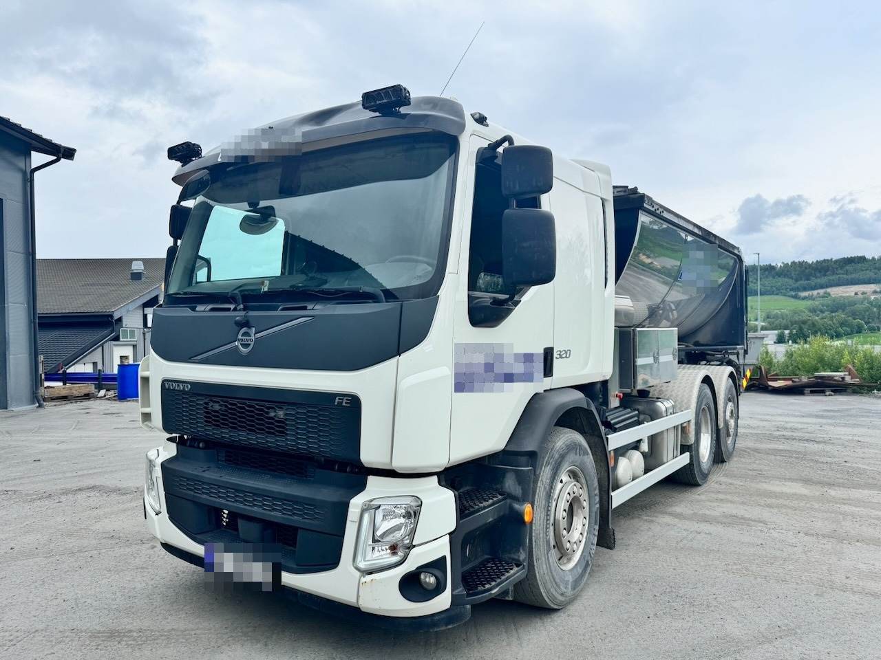 Volvo FE320 - Tovornjak, Stroj za asfalterska dela: slika 2 Volvo FE320 - Tovornjak, Stroj za asfalterska dela: slika 2