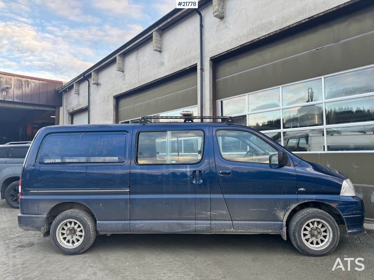 Toyota HIACE - Furgon: slika 1 Toyota HIACE - Furgon: slika 1