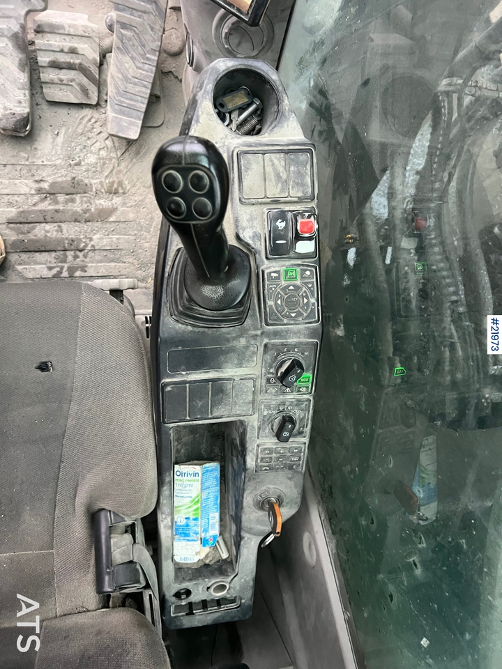 Bager goseničar Volvo EC380EL: slika 28