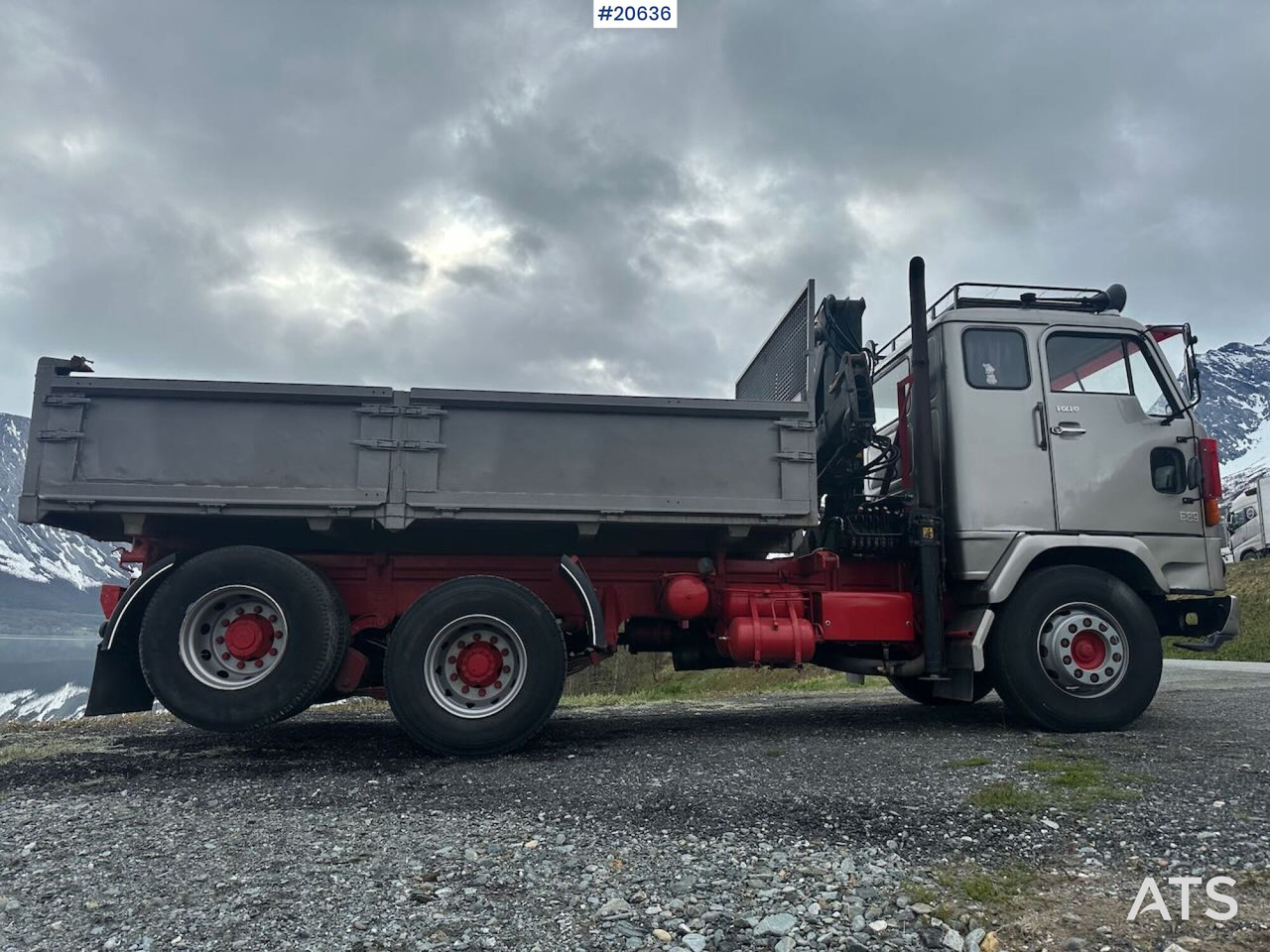Volvo F89 46 - Tovornjak s kesonom, Tovornjak z dvigalom: slika 5 Volvo F89 46 - Tovornjak s kesonom, Tovornjak z dvigalom: slika 5