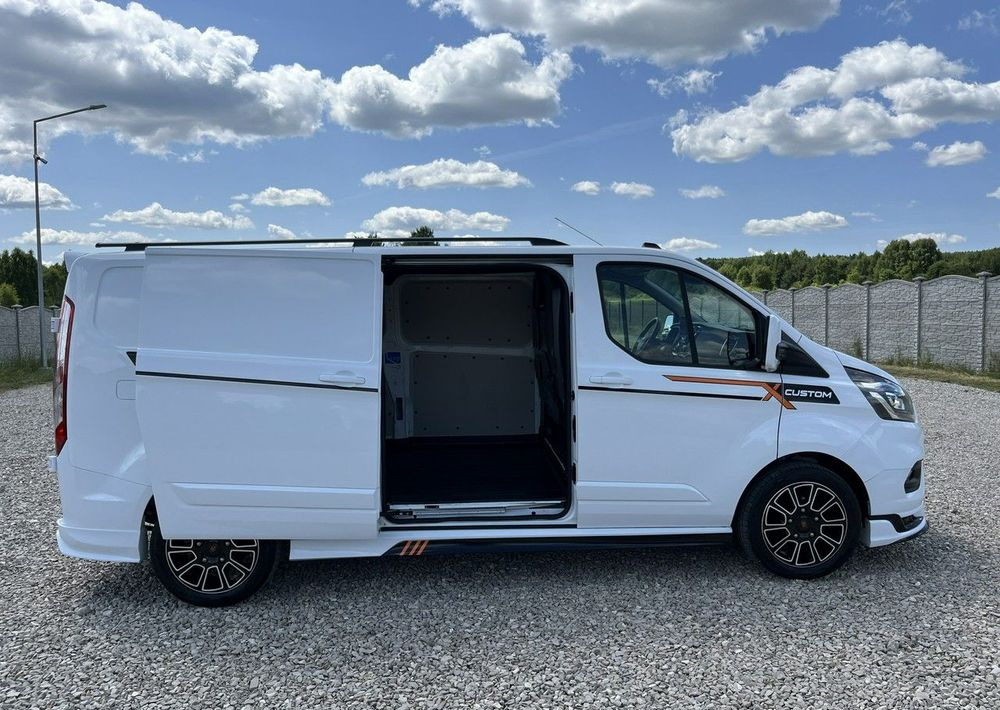 Mali kombi Ford Transit Custom: slika 12