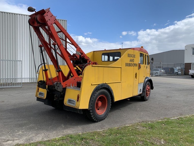 Commercial Commer Wrecker Afsleep Berging 1952 Barnfinds and Restoration projects Dubbelcabine bergingsvoertuig - Vlečno vozilo: slika 2 Commercial Commer Wrecker Afsleep Berging 1952 Barnfinds and Restoration projects Dubbelcabine bergingsvoertuig - Vlečno vozilo: slika 2