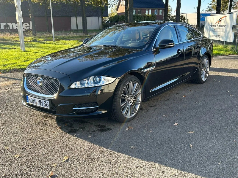 Jaguar XJ 3.0 V6D 275 PK /AUTOM / PANO DAK / VOL LEDER / MERIDAN / EXPORT PRICE - Limuzina: slika 3 Jaguar XJ 3.0 V6D 275 PK /AUTOM / PANO DAK / VOL LEDER / MERIDAN / EXPORT PRICE - Limuzina: slika 3
