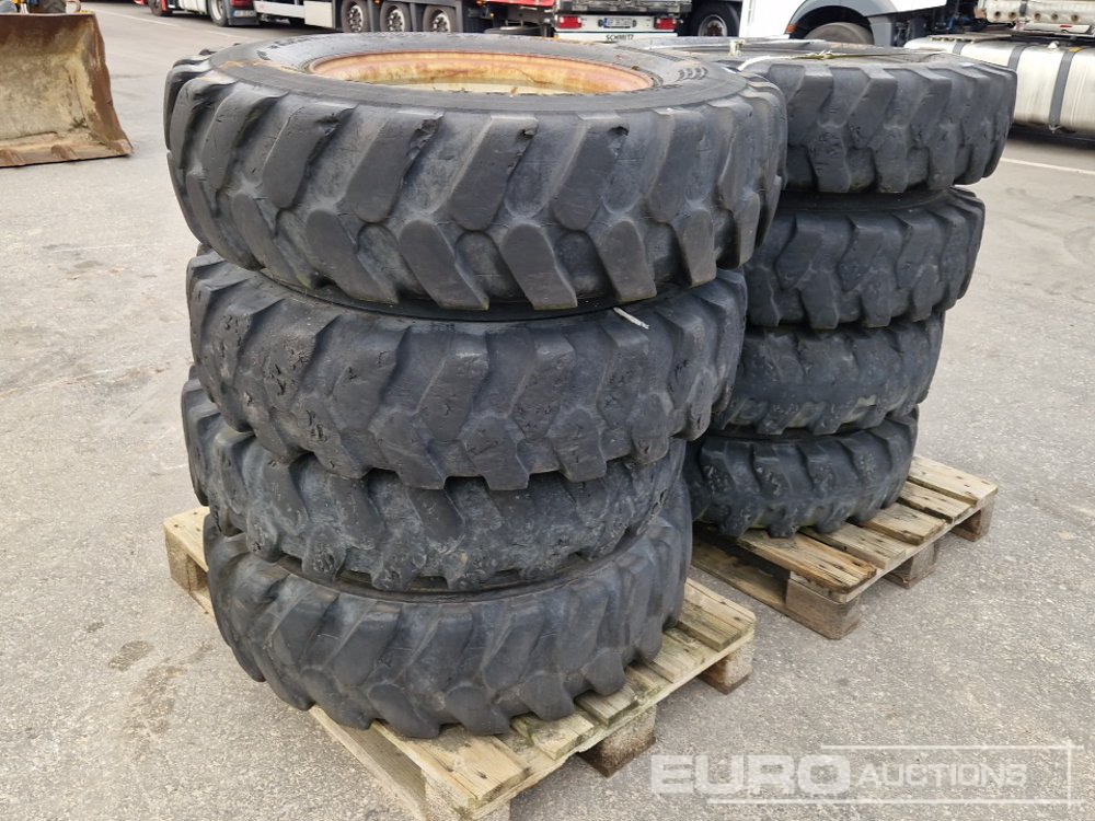 10.00-20 Tyres on Rims - Guma: slika 4 10.00-20 Tyres on Rims - Guma: slika 4