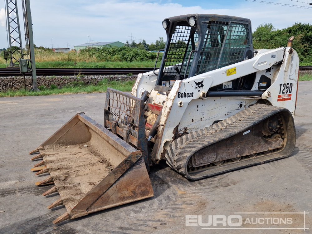 2005 Bobcat T250 - Mini nakladalec: slika 1 2005 Bobcat T250 - Mini nakladalec: slika 1