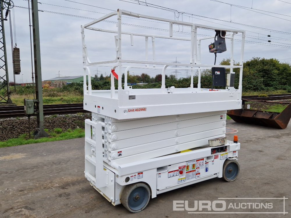 2015 Haulotte Compact 14 - Dvižna ploščad: slika 1 2015 Haulotte Compact 14 - Dvižna ploščad: slika 1