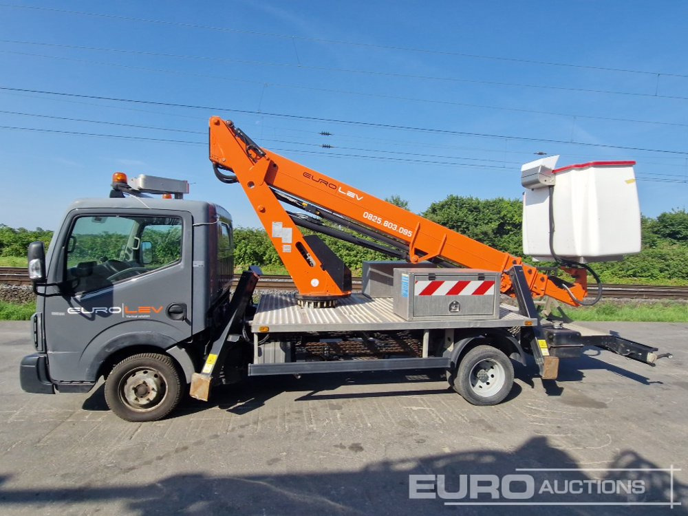 2015 Renault Maxity - Dvižna ploščad montirana na tovornjak: slika 2 2015 Renault Maxity - Dvižna ploščad montirana na tovornjak: slika 2