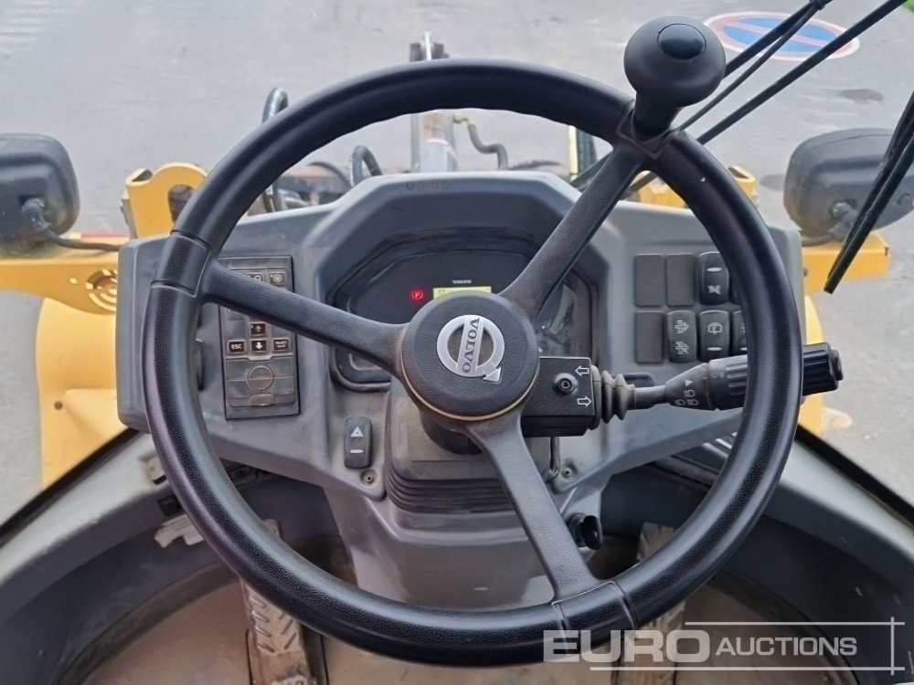 Kolesni nakladalec 2017 Volvo L30G: slika 27