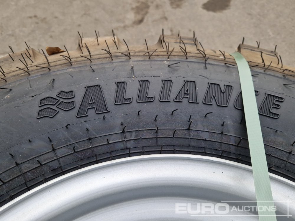 Guma 405/70R20 Tyres with Rims: slika 6