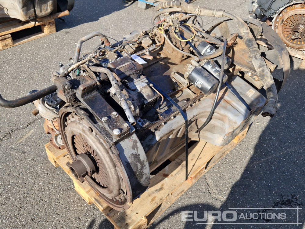 Deutz 6 Cylinder Turbo Diesel Engine - Motor: slika 1 Deutz 6 Cylinder Turbo Diesel Engine - Motor: slika 1