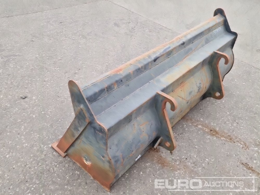 Front Loading Bucket - Žlica: slika 2 Front Loading Bucket - Žlica: slika 2