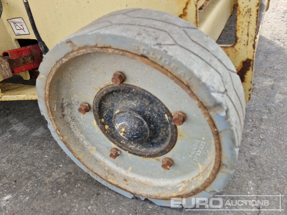 Škarjasta dvižna ploščad JLG 3246ES: slika 9