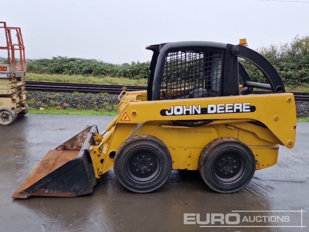 John Deere 240 - Mini nakladalec: slika 2 John Deere 240 - Mini nakladalec: slika 2