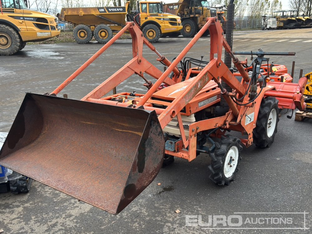 Kubota B1200 - Mini traktor: slika 1 Kubota B1200 - Mini traktor: slika 1